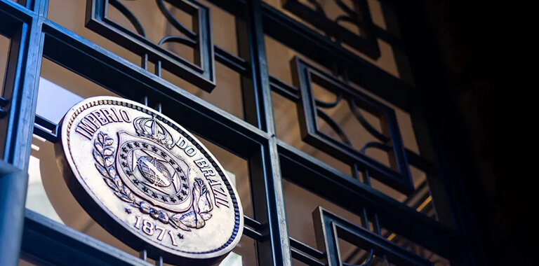 Quer investir no Ibovespa B3? Saiba a diferença entre opções, contratos futuros e ETFs